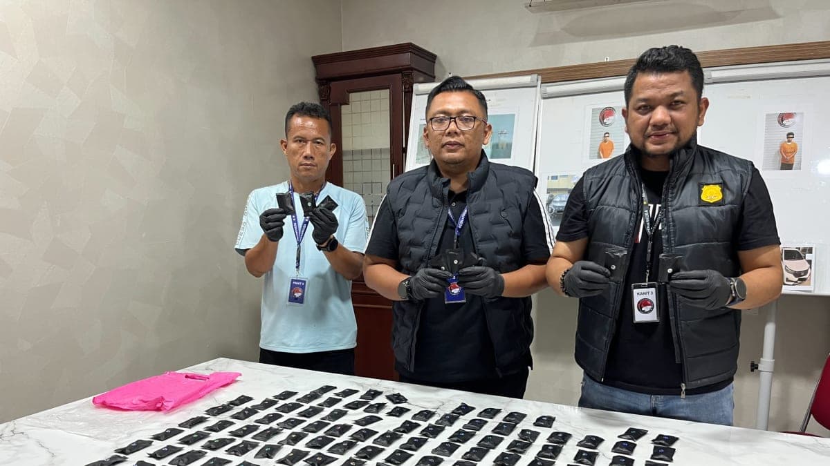 Menembus Kabut dan Membongkar Jaringan Vape Ilegal Satresnarkoba Polrestabes Medan Ungkap Sindikat